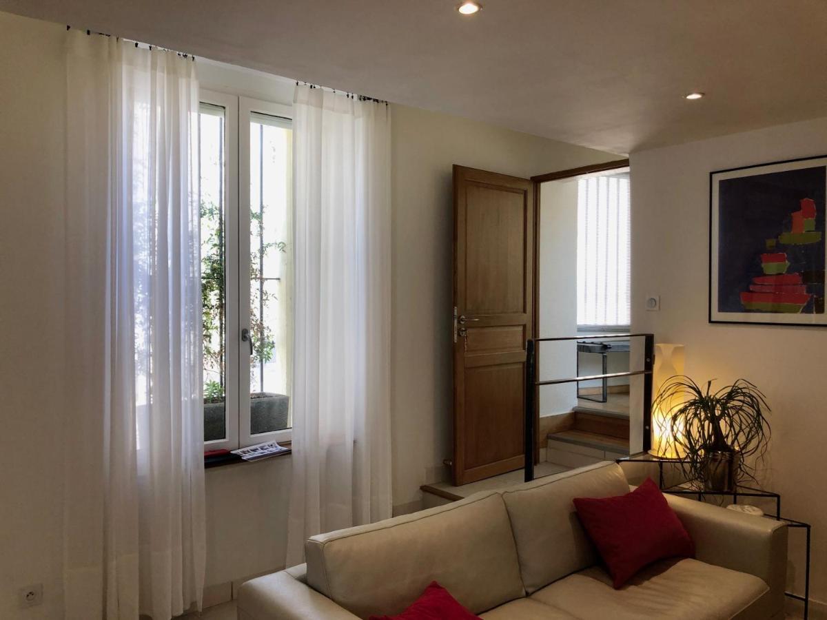 Le 26 Apartment Ним Екстериор снимка